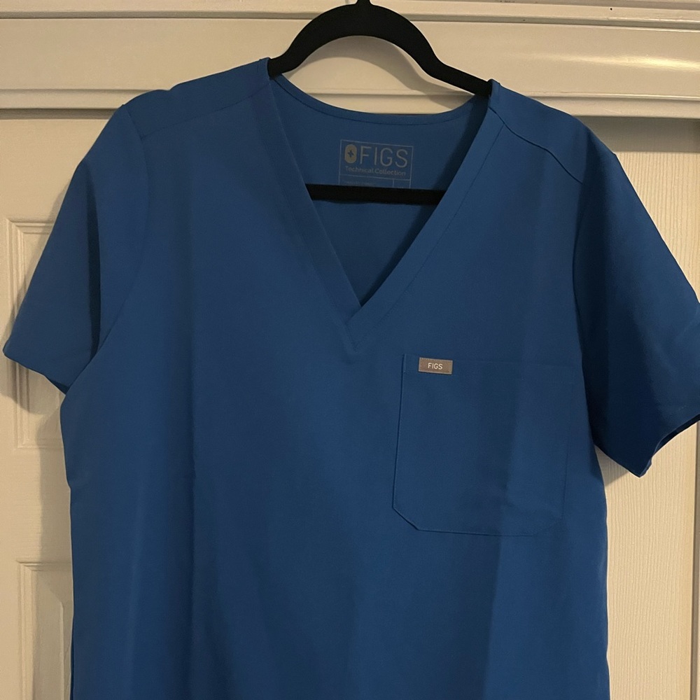 Figs one pocket womens top